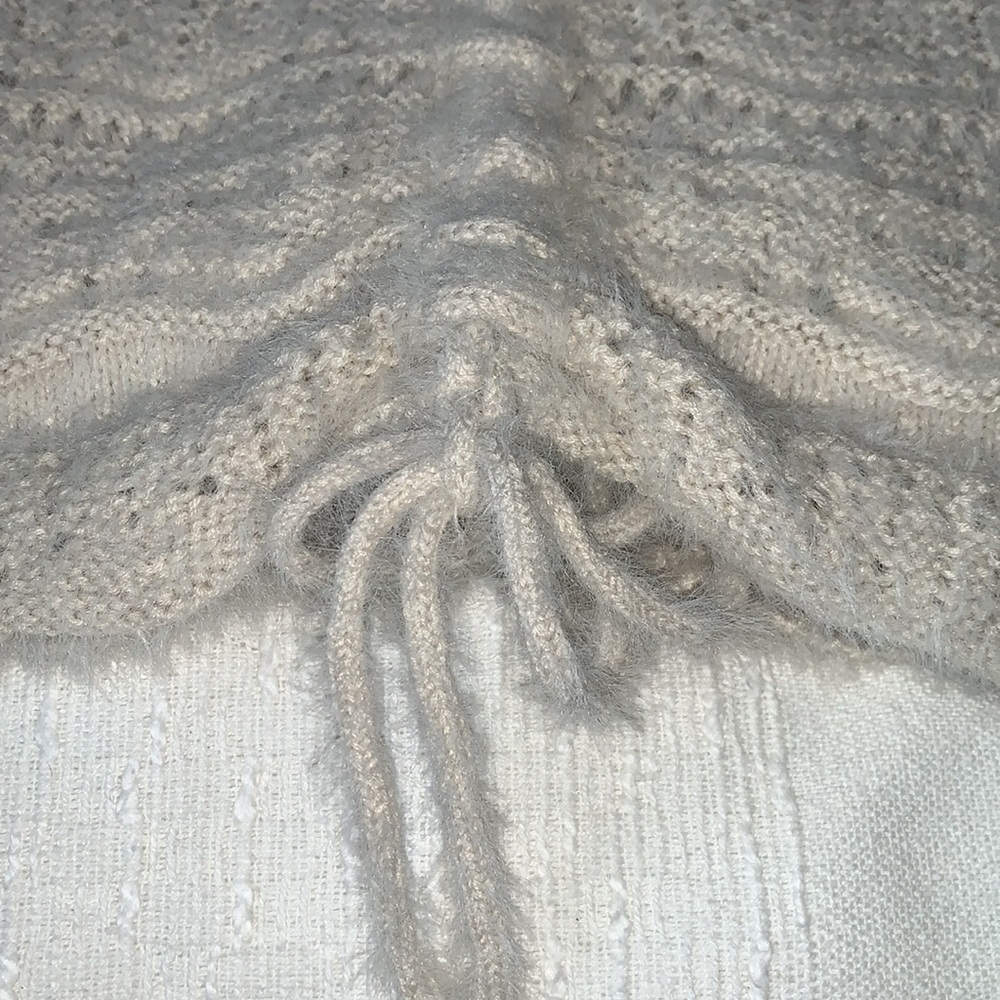 Hem & Thread sweater - Picture 4 of 5